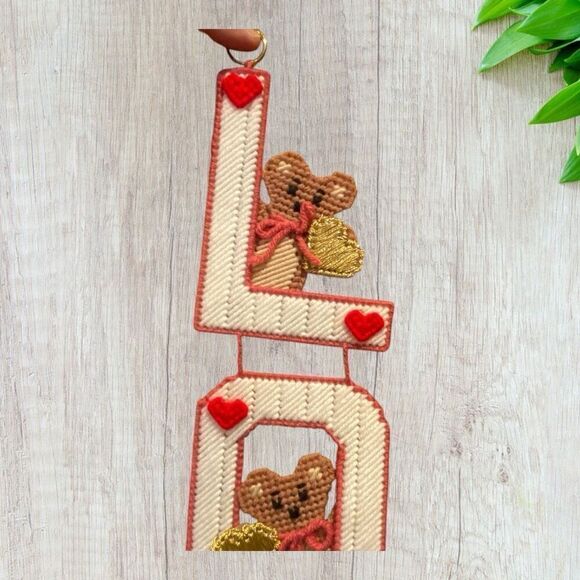 Vintage Plastic Canvas Valentine’s Day LOVE Door Hanging - Picture 2 of 5